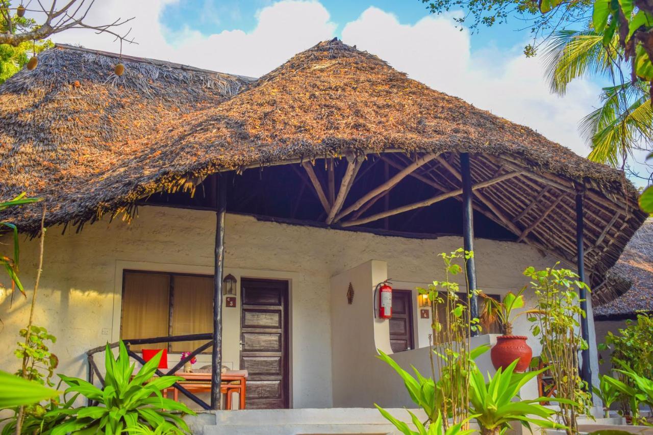 Baobab Sea Lodge Килифи Екстериор снимка